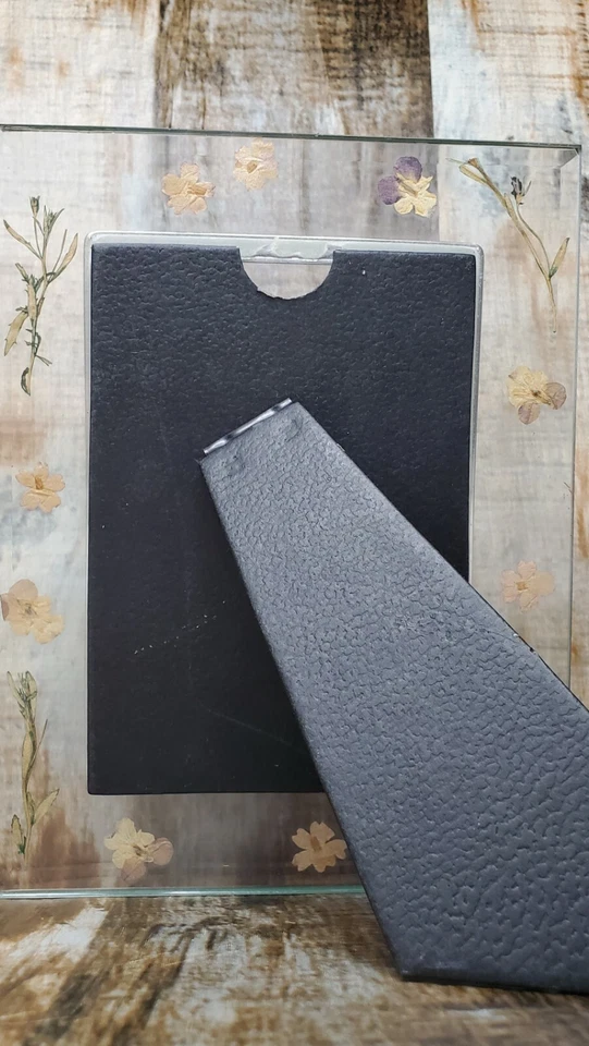 Picture Frame Free Standing Multicolored Dried Pressed Flowers Boho Cottage Core - Image 4 of 4