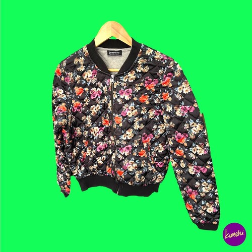 STRADIVARIUS Women's Quilted Jacket, Floral Bomber Style, Cropped, Black, UK L - Picture 5 of 7