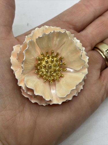 Vintage Peach Flower brooch pin back unsigned collectors - Picture 6 of 7