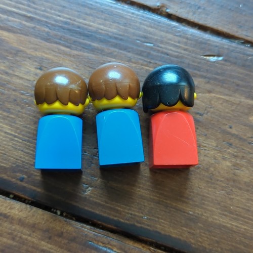 LEGO Basic Figure Finger Puppet 2 Blue Boy 1 Red Girl Minifigure Vintage 1981 - Picture 2 of 2