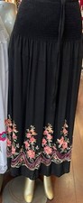 Falda Larga Floral con bordado Long Flower Skirt