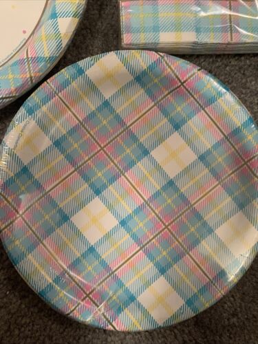 Storybook Easter Bunny 9 Inch Paper Plates Easter Plates & Napkins Matching Set - Picture 6 of 8