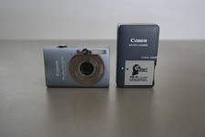 Canon PowerShot SD1100 IS Digital ELPH 8.0MP Blue Digital Camera - *READ*