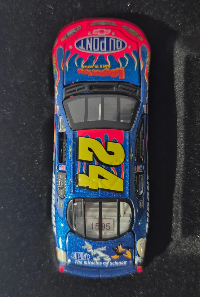 JEFF GORDON 2003 RCCA Elite #24 Dupont/Looney Tunes Monte Carlo 1:64 Scale - Image 4 of 4