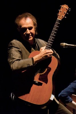 Ray Davies performs at the Hammersmith Apollo December 19 2009 Lon- Old Photo 4