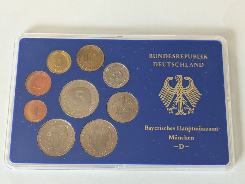 Germany 1977 D -  UNC Coin Set Proof