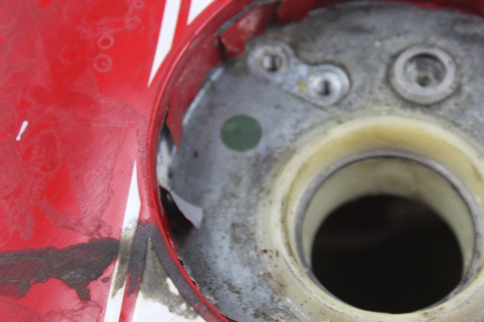 Ducati 848 08-10 1098 1198 OEM Fuel Gas Petrol Tank Nicky Hayden - Image 3 of 4