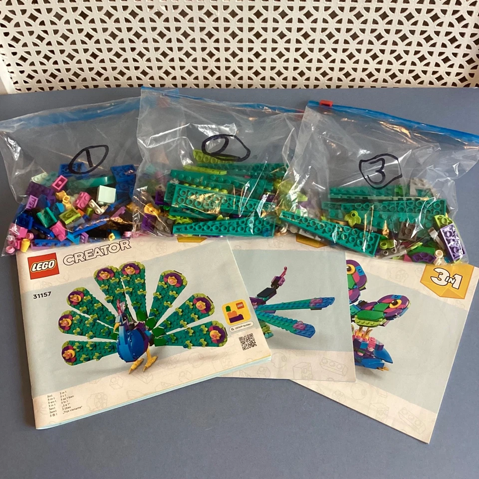 LEGO Creator 31157 Exotic Peacock, photo 3 of 5