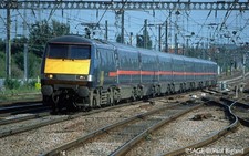 Hornby GNER, Mk4 Open First, Coach M, 11417 - Era 9