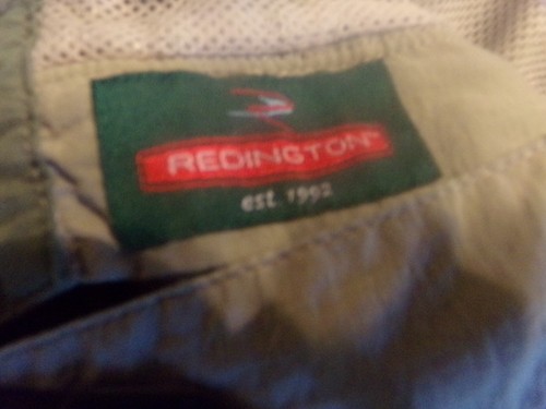 Two pairs of brand name convertible fishing pants. One Columbia one Reddington - Picture 6 of 7