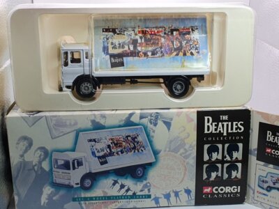 AEC Pritschenwagen Corgi Classic 1/43 weiß