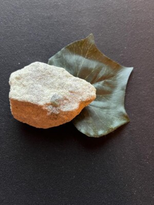 Olivin mit Peridot aus Aheim Norwegen- O-0001
