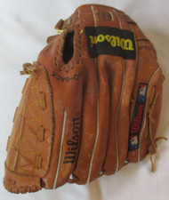 VINTAGE WILSON A2464 ANY PETTITTE RHT BASEBALL GLOVE - AS IS