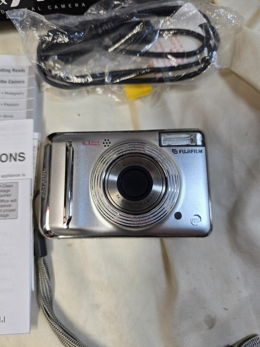 Fuji Film FinePix A 600 SUPER CCD 6.3MP 3x Optical Zoom