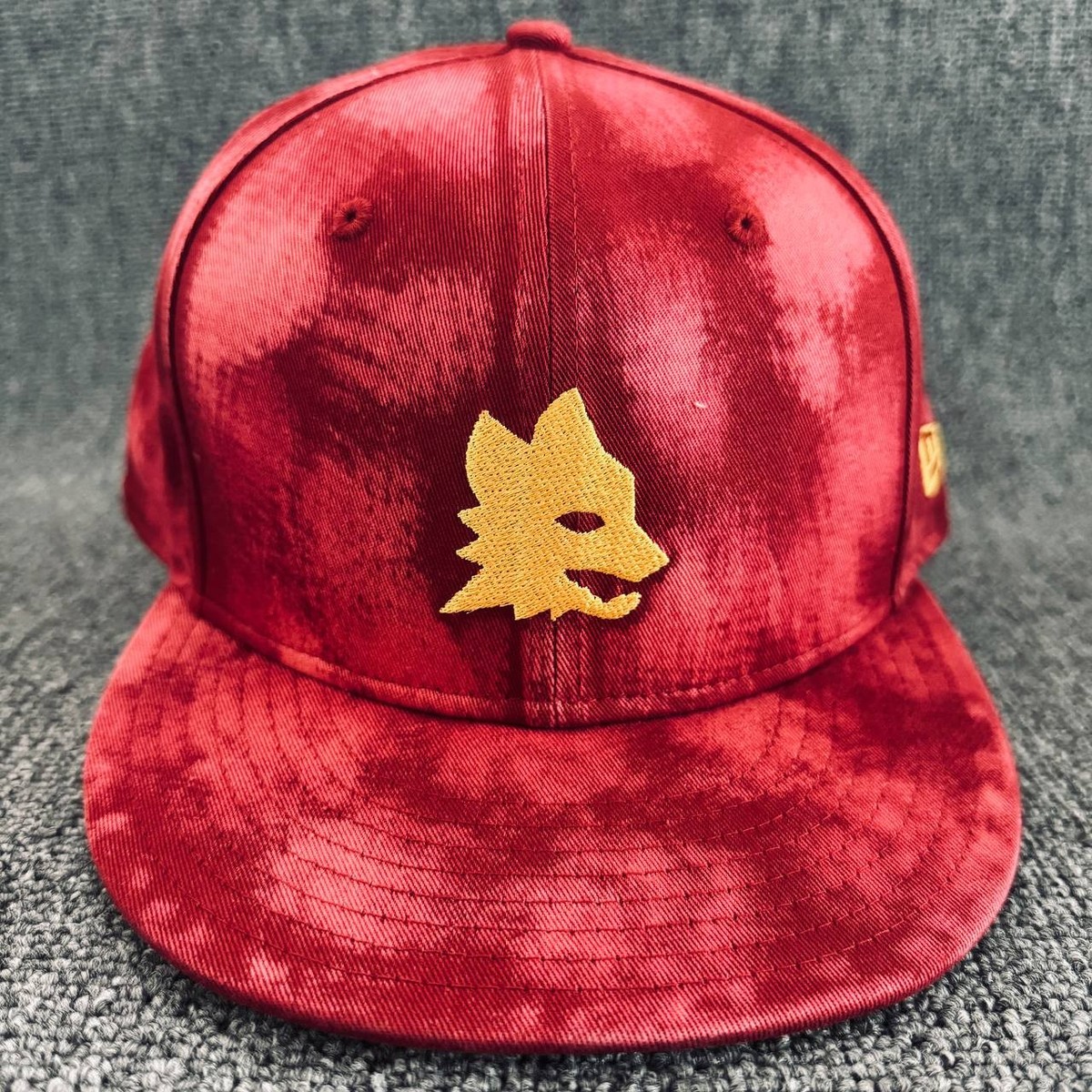 New Era 9FIFTY Red Tie-Dye Wolf Snapback Hat Medium/Large Flat Brim