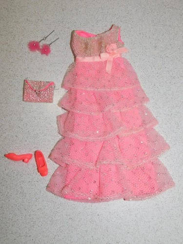Barbie:  VINTAGE Complete ROMANTIC RUFFLES Outfit!