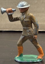 BARCLAY B30 LEAD SOLDIER BUGLER, LONG STRIDE, TIN HELMET