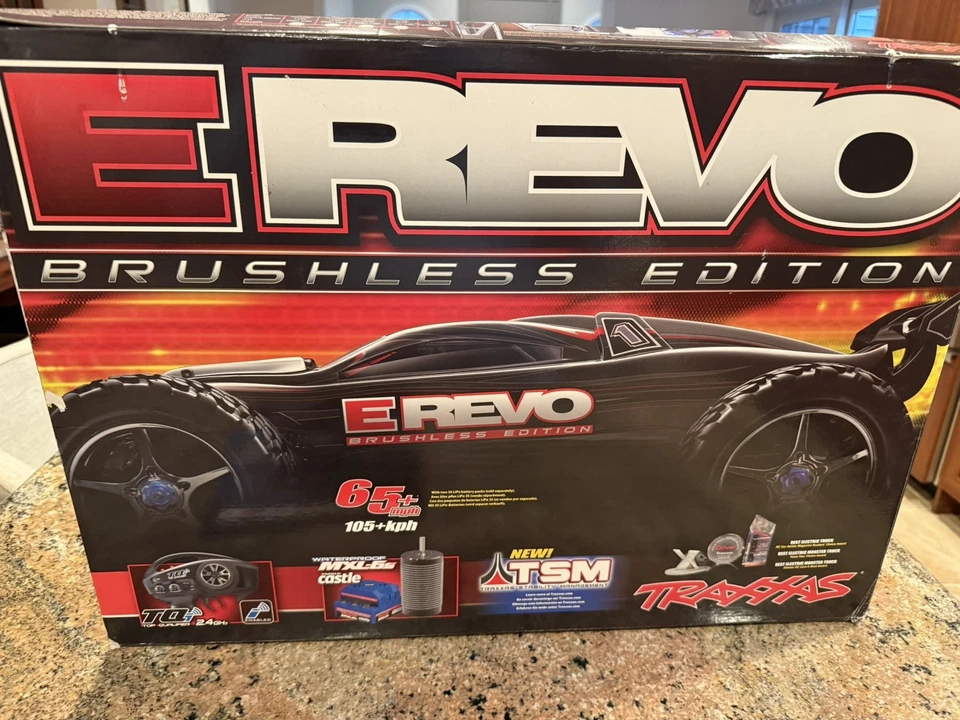 Traxxas E-REVO Brushless Edition 1/10 Scale; used with box and Manuals 56086-4 - Image 3 of 4