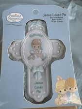BRAND NEW Precious Moments Jesus Loves Me Wall Cross - Nicholas