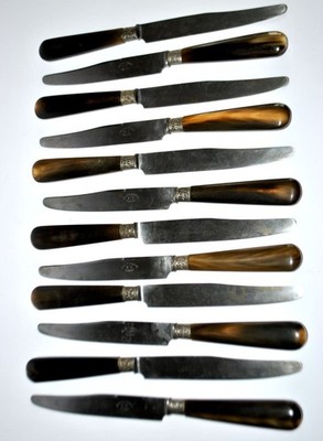 Konvolut 12 antike Tafelmesser 1900 Horn und Klinge Stahl geschmiedet Paris PV 24,5cm