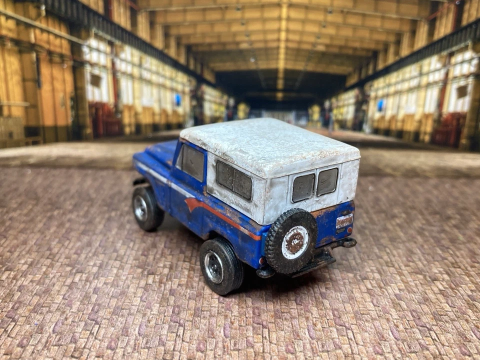 Nissan Patrol 1964 4x4 desgastado granero encontrar oxidado 1/64 diecast personalizado Foto 4 de 4