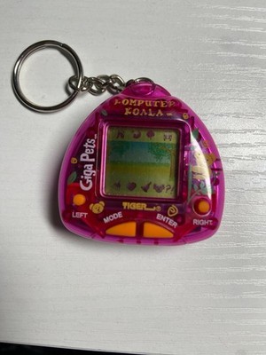 1997 Tiger Giga Pets Komputer Koala Pink Electronic Game Toy Keychain