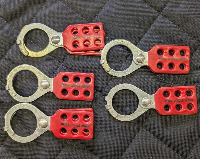 5 Klein Tools 45201 Safety Lockouts 6 lock slots