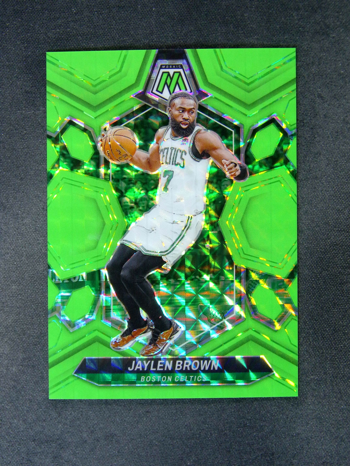 2023-24 Panini Mosaic Jaylen Brown #182 Green Fluorescent /10