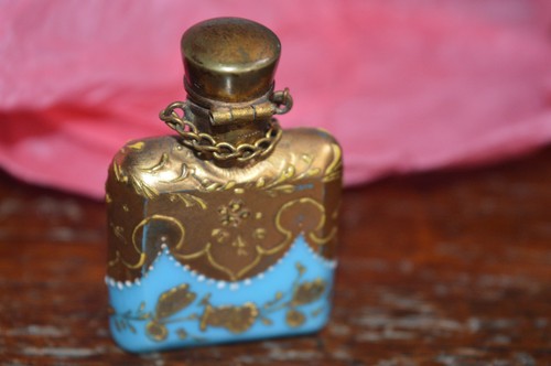 Antique Turquoise Blue Glass Perfume Bottle possibly Moser - Foto 9 di 12