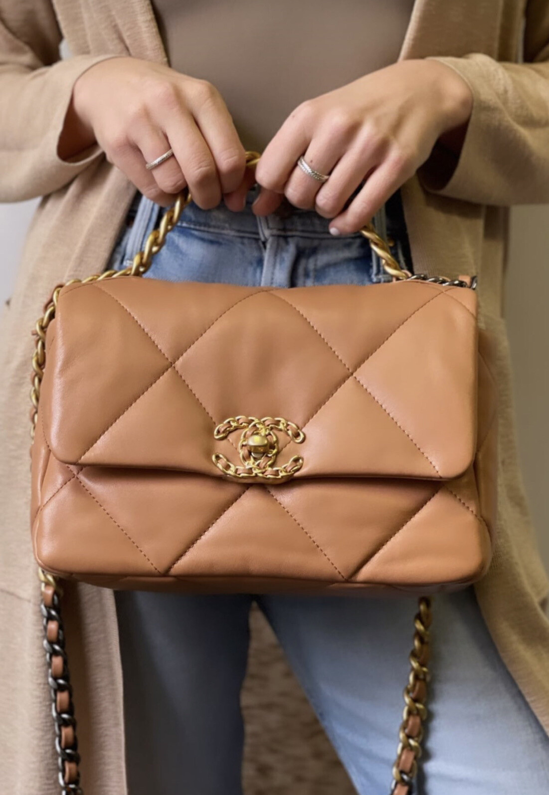 chanel 19 caramel