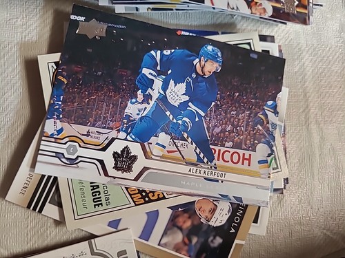 Hockey Tin And Hockey Cards - Picture 23 of 23