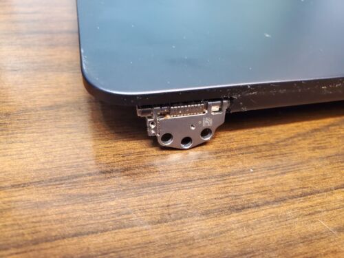 Schermo Macbook Air A2681 blu rotto vedi foto così com'è - Foto 10 di 10