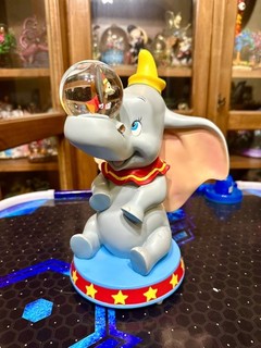 Disney Snowglobe dumbo With Timothy