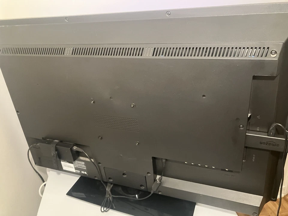 JVC EM33T 32 Inch HD Tv with Fire Stick with Remote No TV Remote! Tested Works - Image 4 of 4