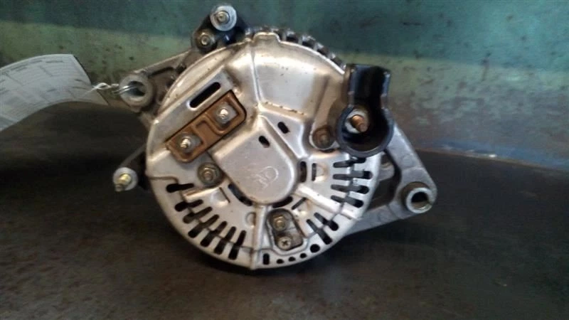 Alternador 120 Amp de 1999 Dodge Ram 2500 6376341 Foto 2 de 4