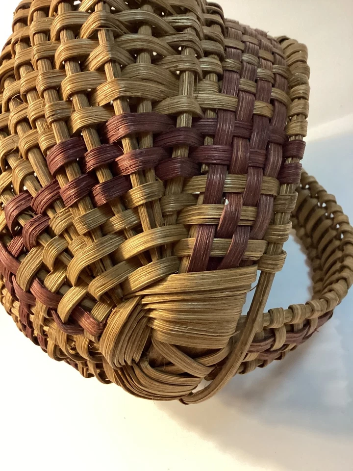 Винтажная маленькая/средняя ягодная корзина темно-бордовая и коричневая форма ягодиц - Изображение 2 из 4