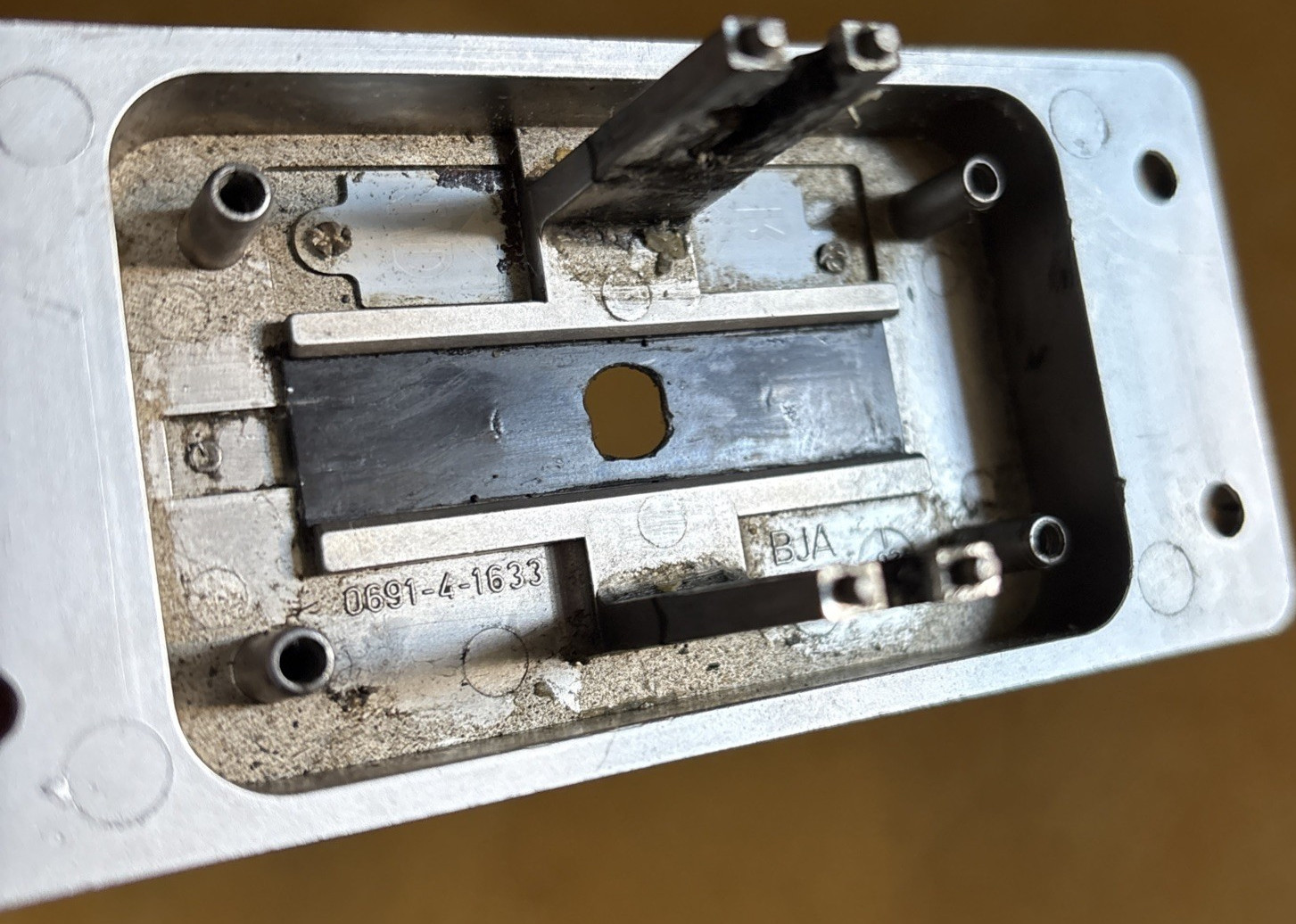 2003-2012 MASERATI QUATTROPORTE REVERSE GEAR SWITCH SELECTOR GEARBOX FACE COVER