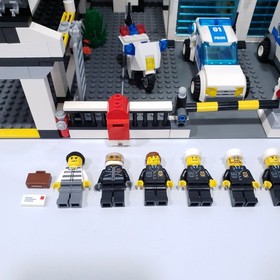 Lego 2008 City Town Police Headquarters 7744 With Manuals 99% Complete