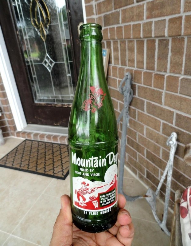 RARE vintage MOUNTAIN DEW RED HILLBILLY Filled by NEWT & VIRGE 12 Oz Soda Bottle