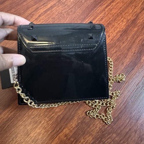 Neu mit Etikett Deluxity Los Angeles schwarz glänzend Mini Handtasche mit Kettenriemen - Bild 6 von 10