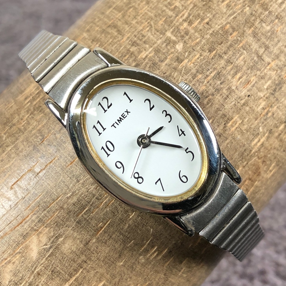 Vtg Timex Women Cavatina Silver Tone Expansion Band Oval
