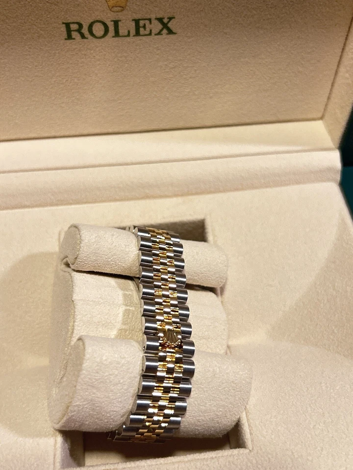Rolex Datejust 31mm 18k Yellow Gold - Image 4 of 4
