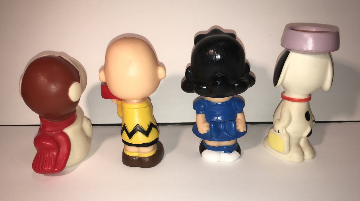 SNOOPY。ソフビ。 4 Vintage 6” Tall United Feature Vinyl Snoopy Peanuts Sofubi