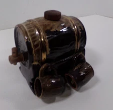 VTG 1970s Lucene's  Whisky Barrel Decanter With Mini Mugs Decoration Cork & Sp