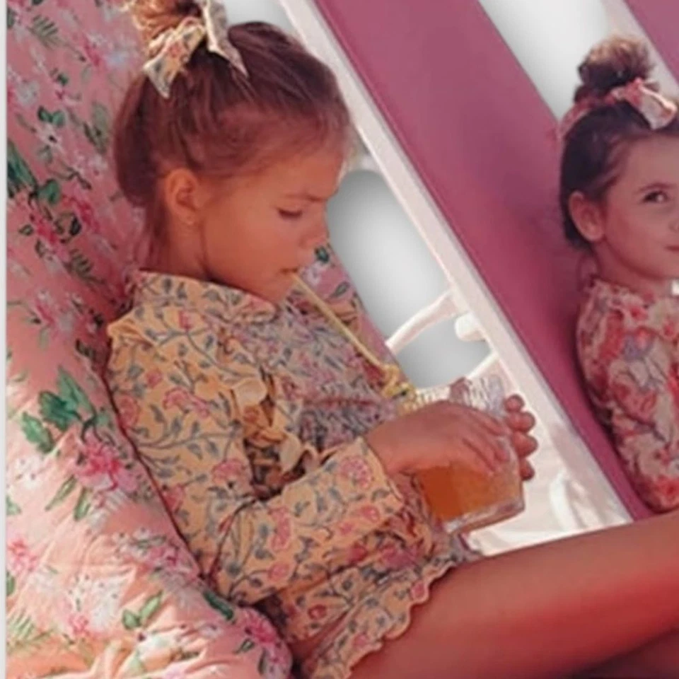 Babados e parte inferior Hayden Los Angeles Girls Swim Rash Guard P/M novo com etiquetas - Imagem 4 de 4