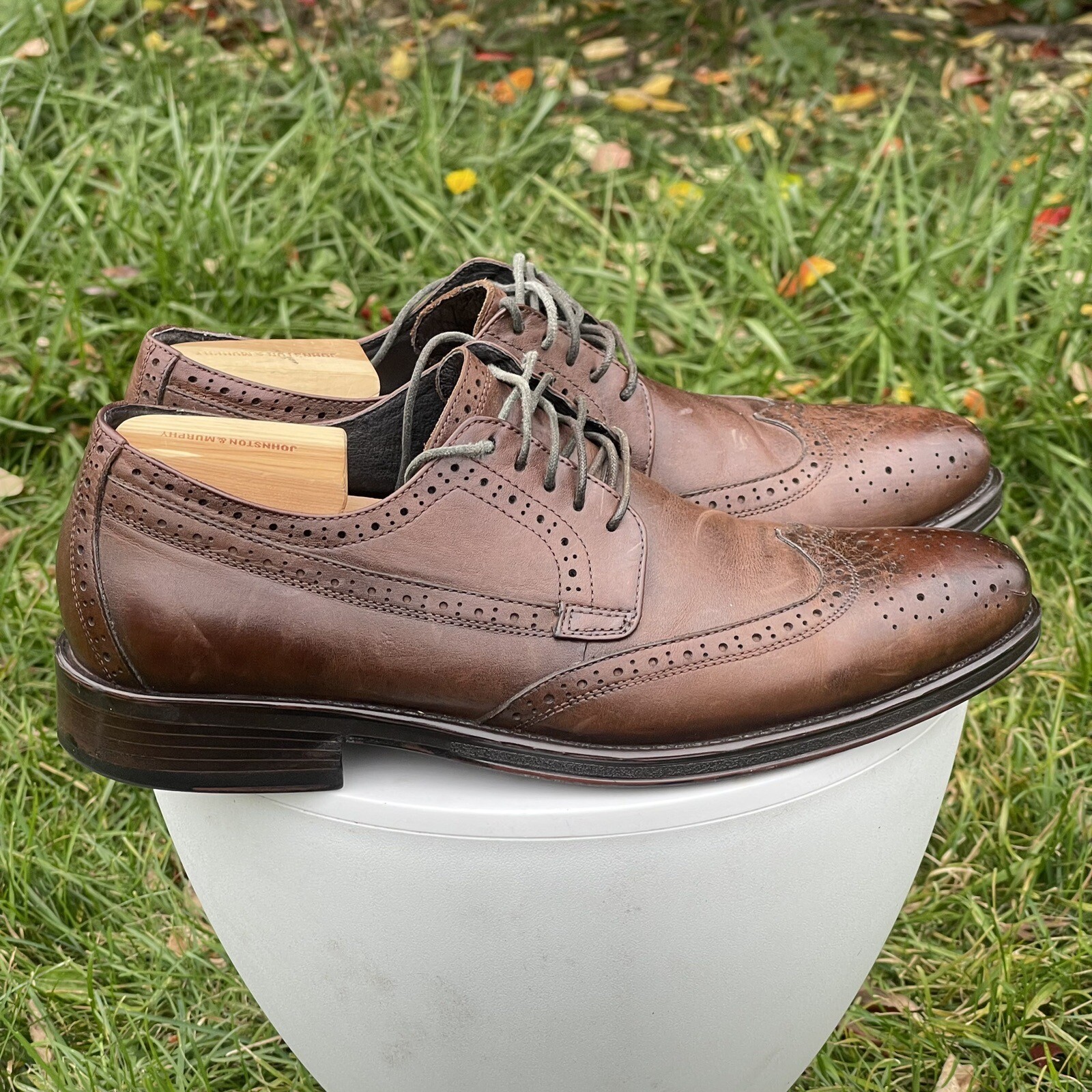 SAOLA Scarpe Donald J Pliner da uomo 10 marroni in pelle abito a punta d'ala stringate