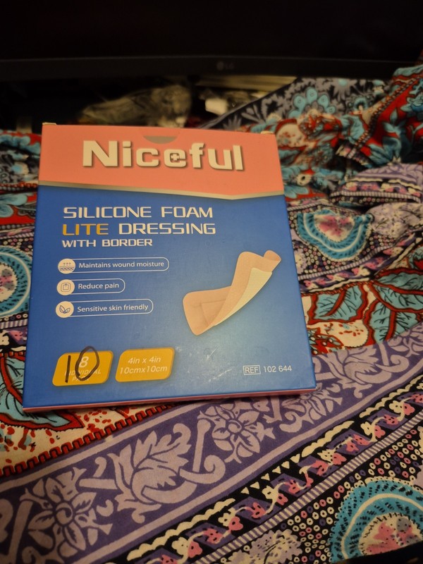 Niceful Silicone Foam Dressing 4"x4", Waterproof 4x4 Inch (10 Pcs), Skin Color 
