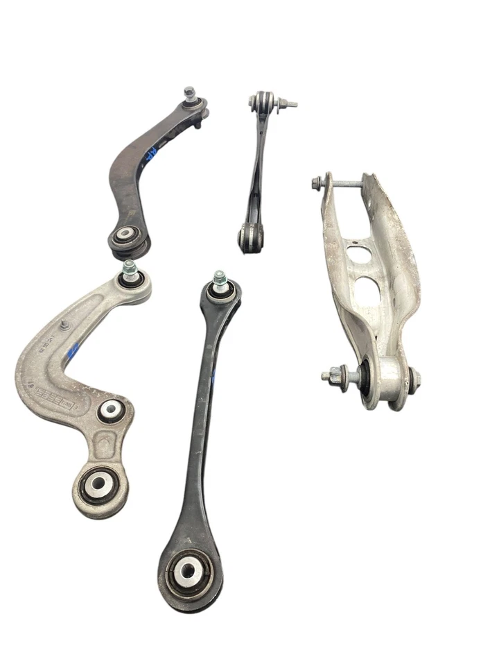 CONJUNTO DE BRAÇO DE DIREÇÃO INFERIOR E SUPERIOR TRASEIRO DIREITO ORIGINAL 2018 AUDI RS5 F53 FABRICANTE DE EQUIPAMENTO ORIGINAL (5) *23.000 MILHAS* - Imagem 2 de 4