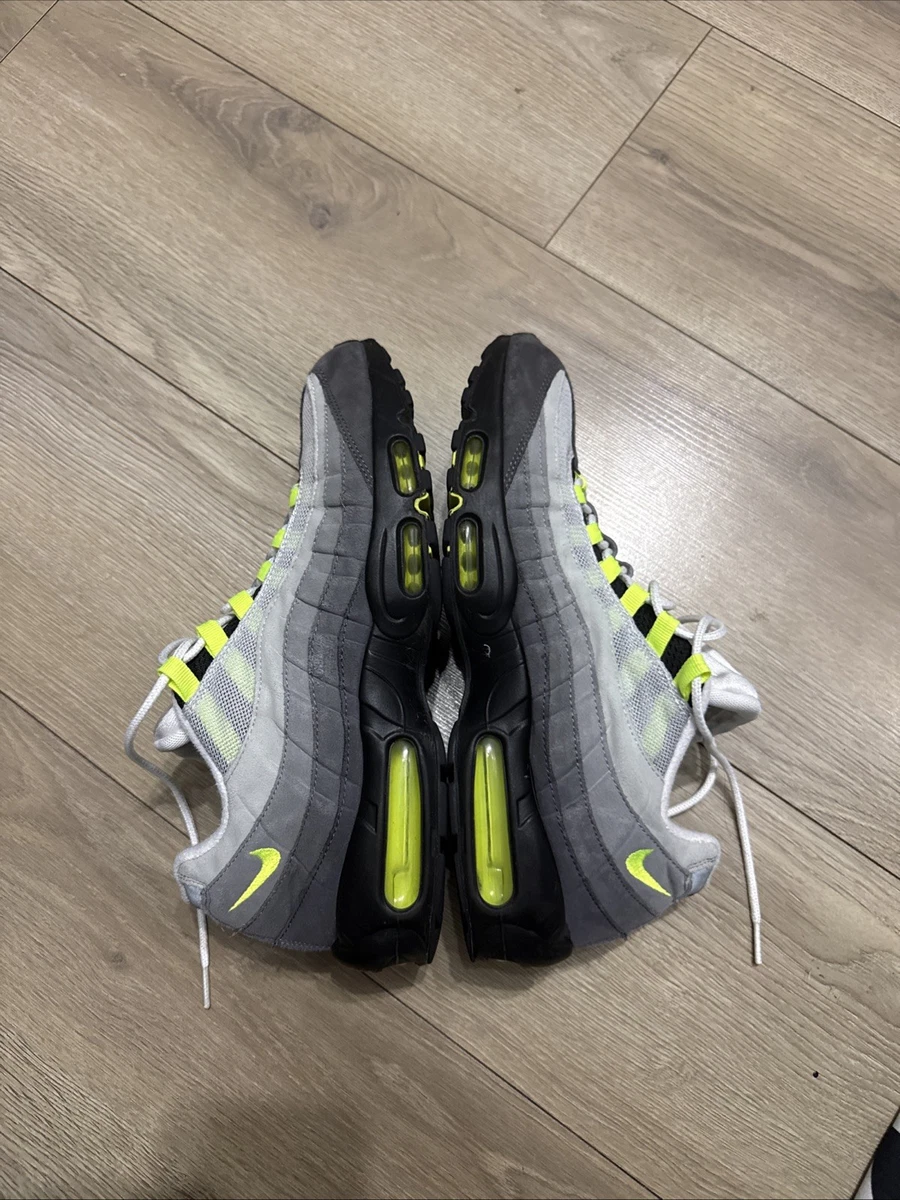 Preços baixos em Nike Air Max 95 OG 2015 Neon | eBay