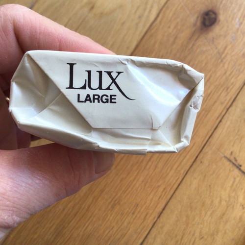 Vintage 1970s Sealed & Unused Lever Brothers Large Size LUX White Beauty Soap - 第 6/7 張圖片
